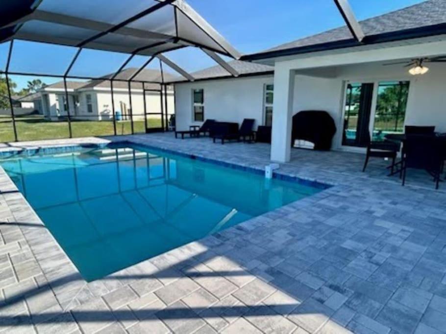 New With Heated Saltwater Pool! Ideal For 2 Families! Villa Cape Coral Exterior foto