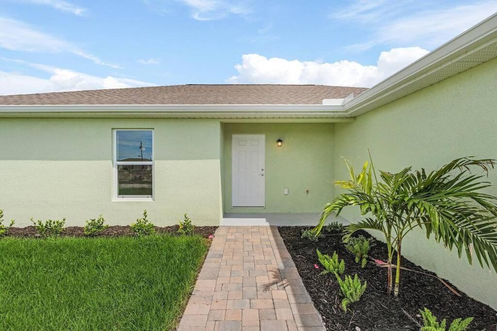 New With Heated Saltwater Pool! Ideal For 2 Families! Villa Cape Coral Exterior foto